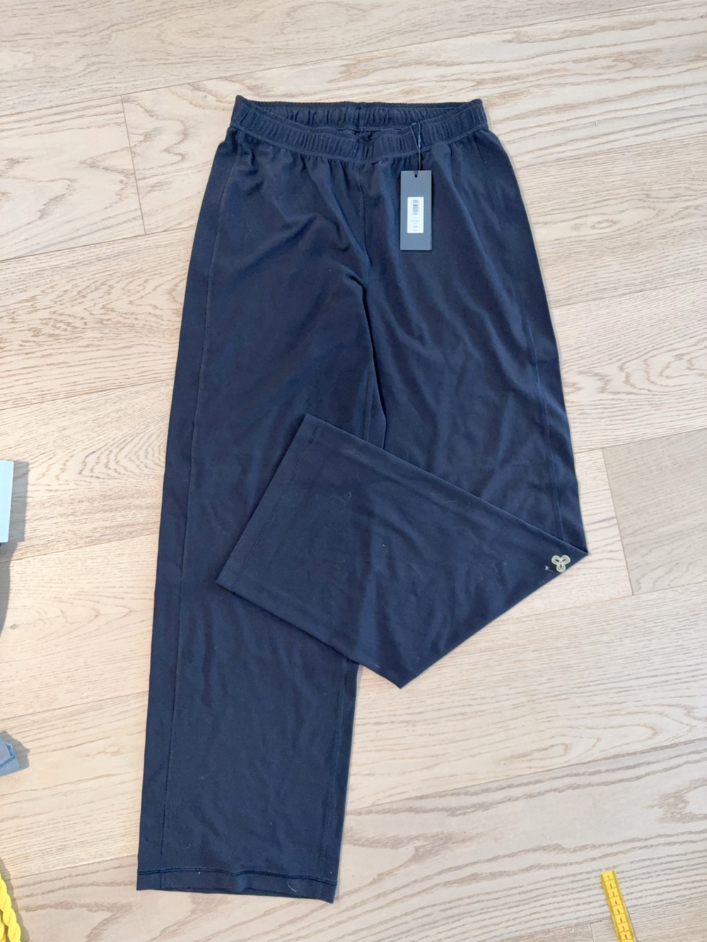 NWT 132929 Aritzia recovery black XS